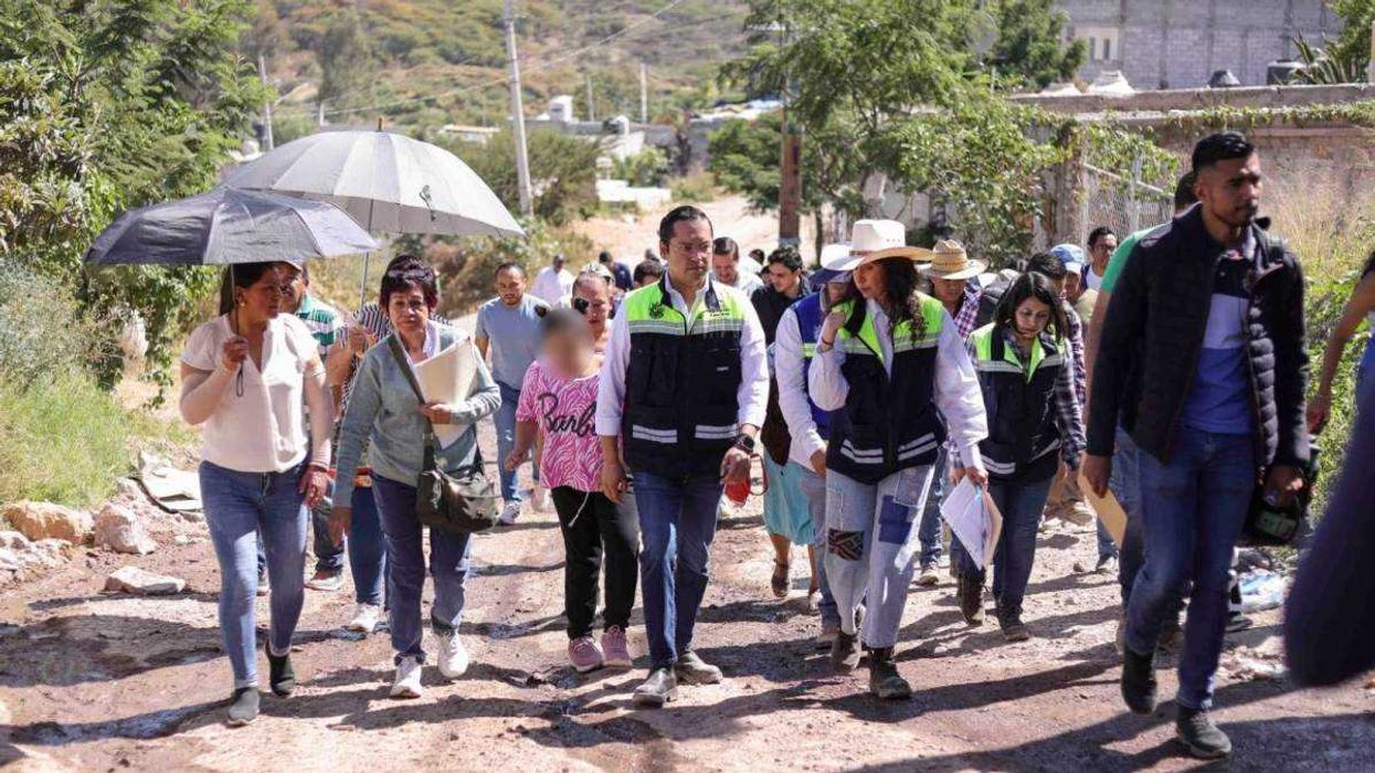 Chepe Guerrero supervisa construcción de red pluvial en colonia Vista Hermosa de Corregidora, Querétaro.