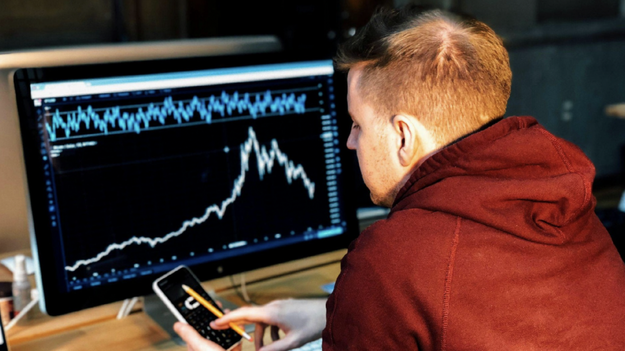 Del cacao a los granos, la meteorología manda y las curvas lo reflejan.