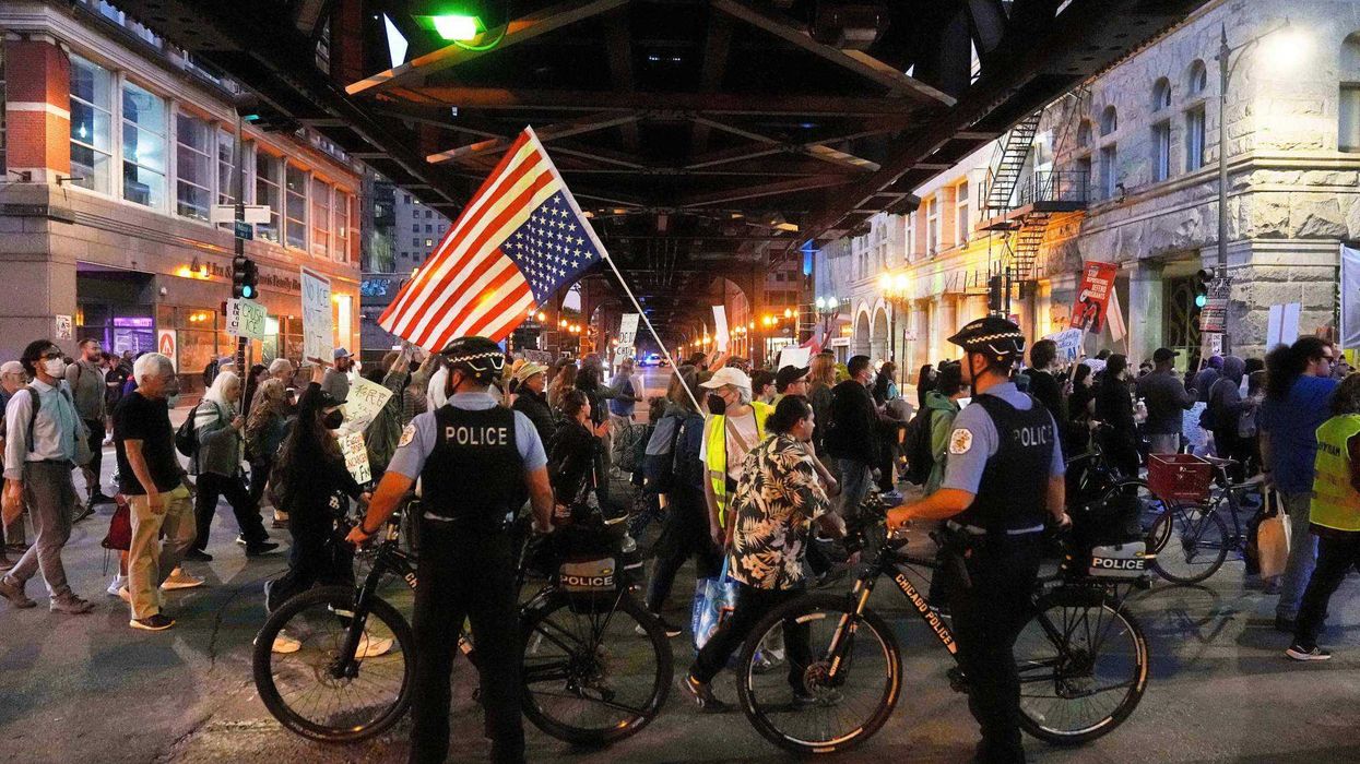 Estados Unidos endurece medidas migratorias para ciudadanos de países bajo veto de viaje. AP.