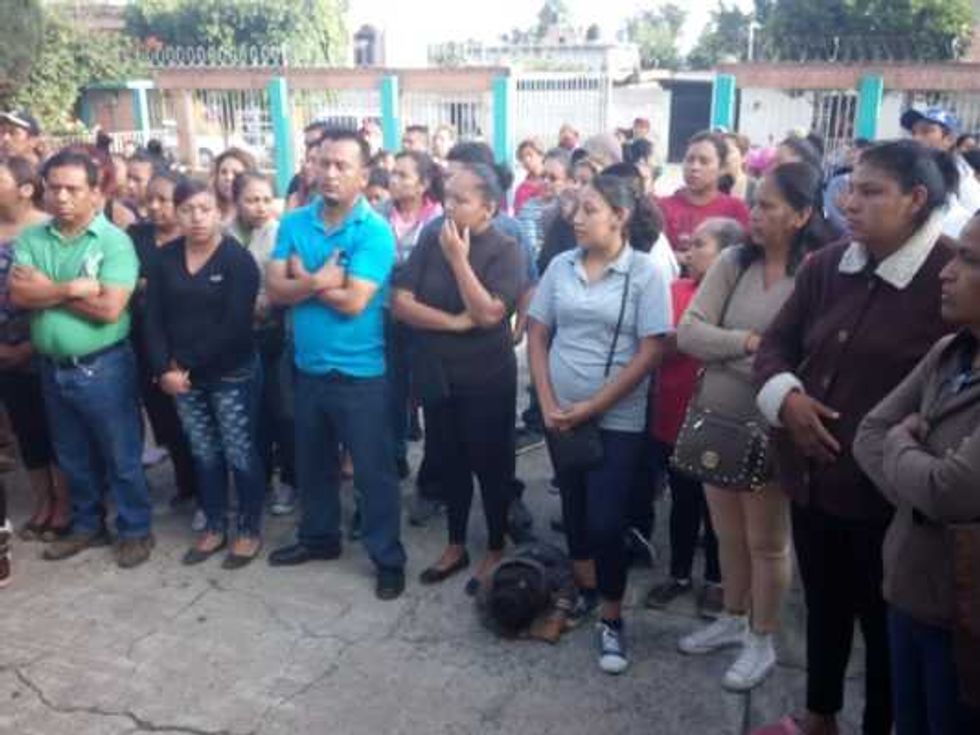 padres familia protestan por despido maestros 1